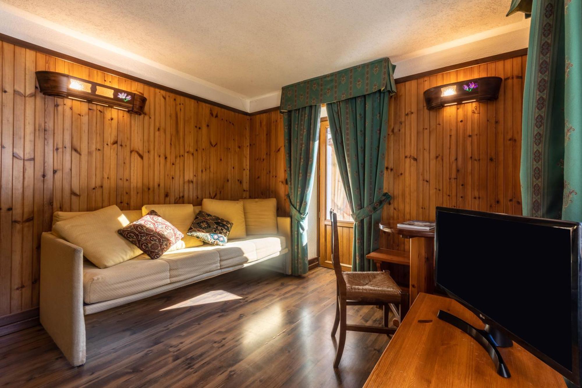 Hotel Bouton D'Or Cogne Buitenkant foto