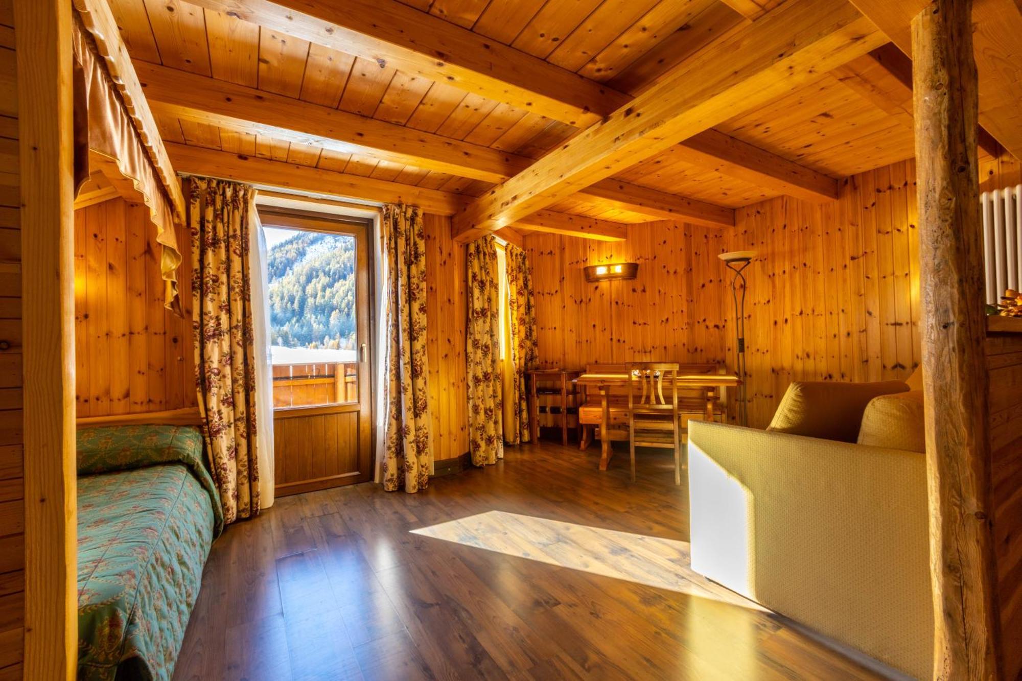 Hotel Bouton D'Or Cogne Buitenkant foto