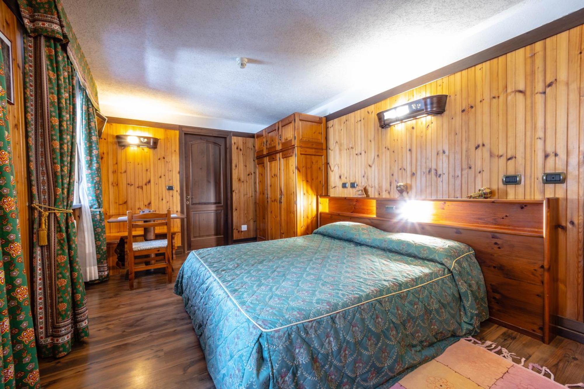 Hotel Bouton D'Or Cogne Buitenkant foto