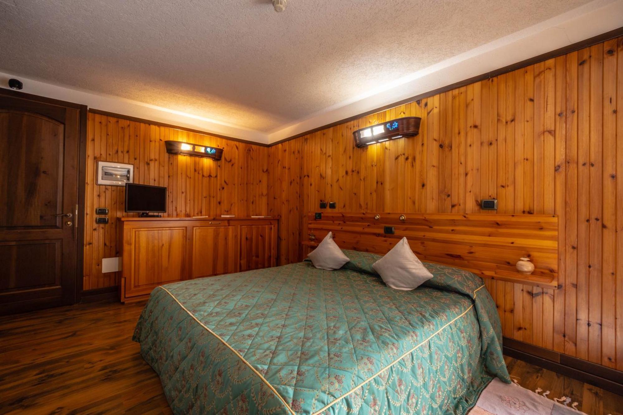 Hotel Bouton D'Or Cogne Buitenkant foto