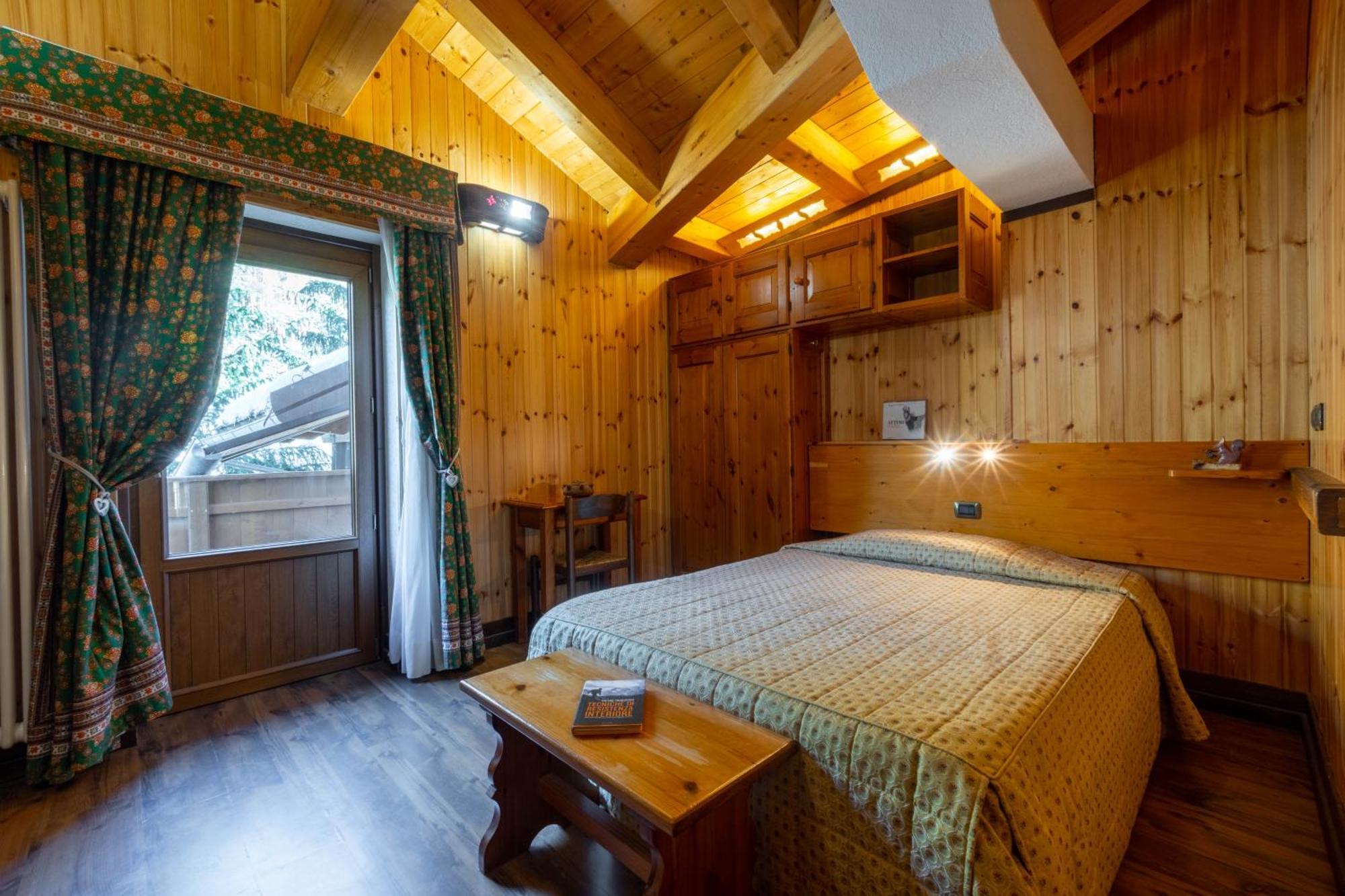 Hotel Bouton D'Or Cogne Buitenkant foto