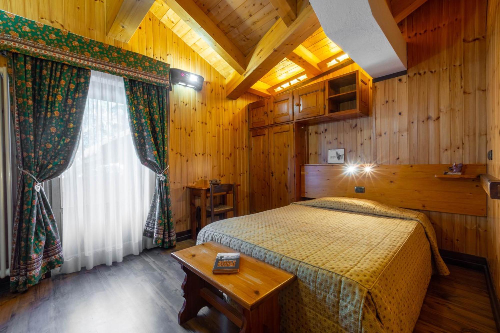 Hotel Bouton D'Or Cogne Buitenkant foto