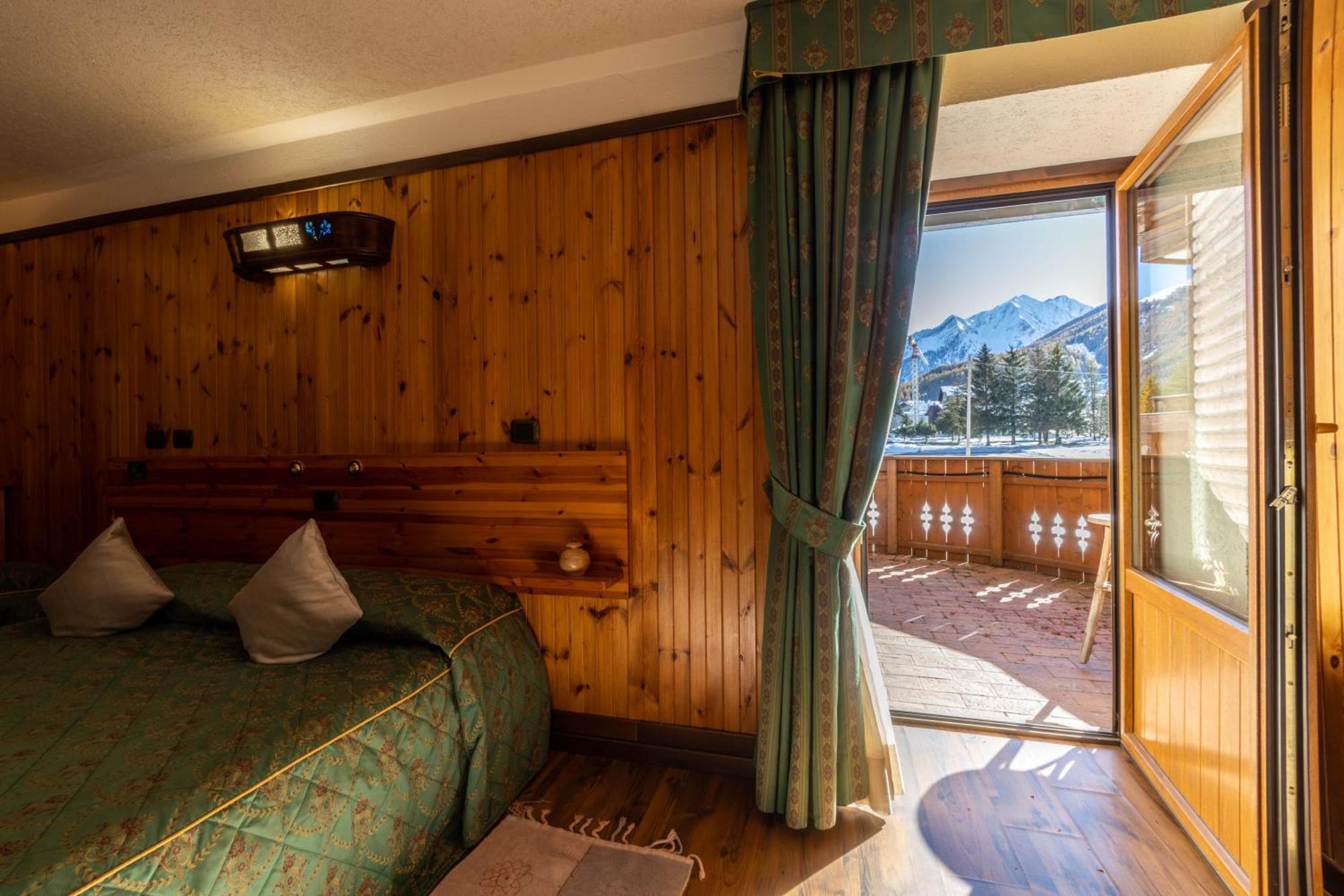 Hotel Bouton D'Or Cogne Buitenkant foto