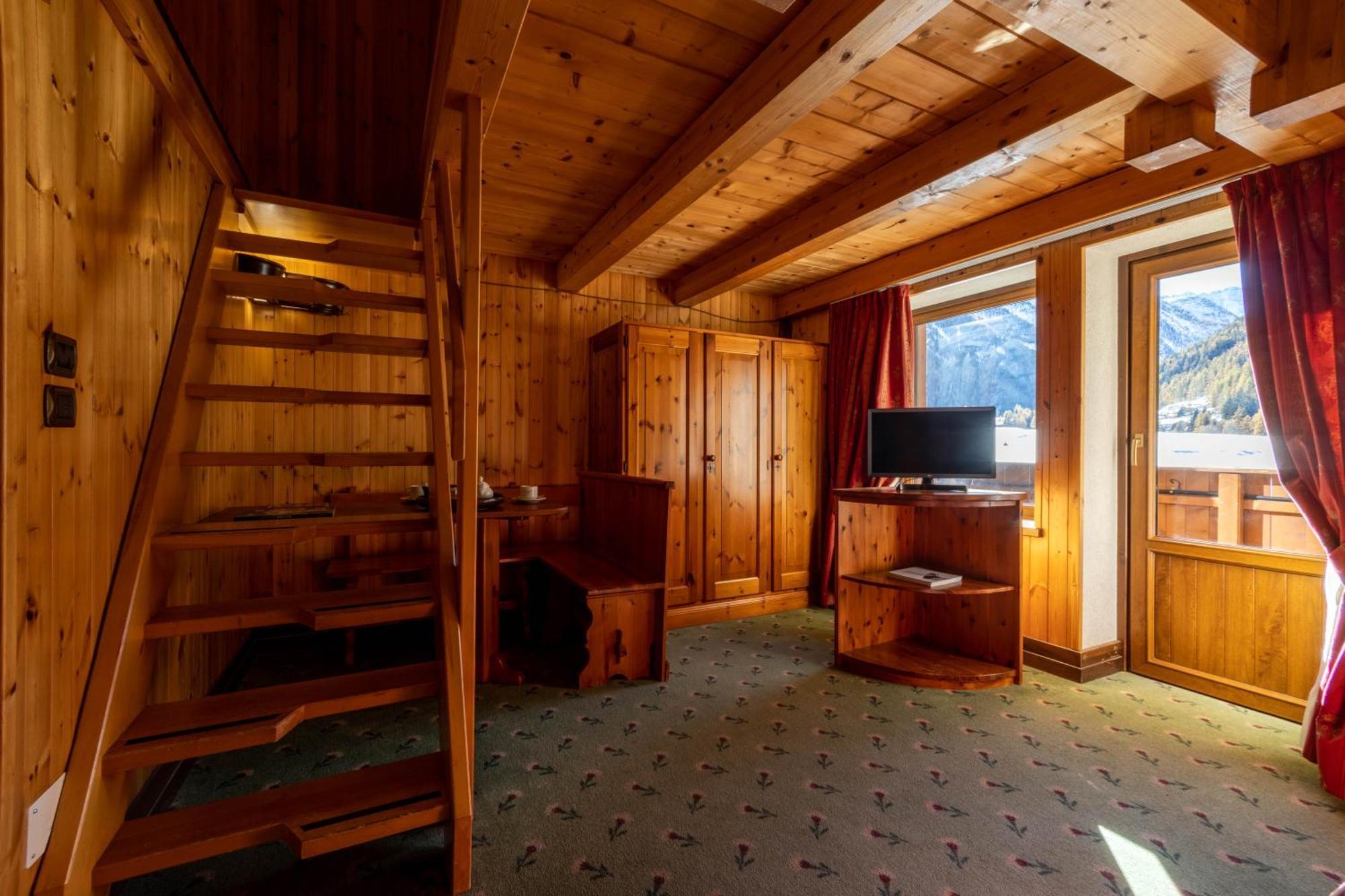 Hotel Bouton D'Or Cogne Buitenkant foto