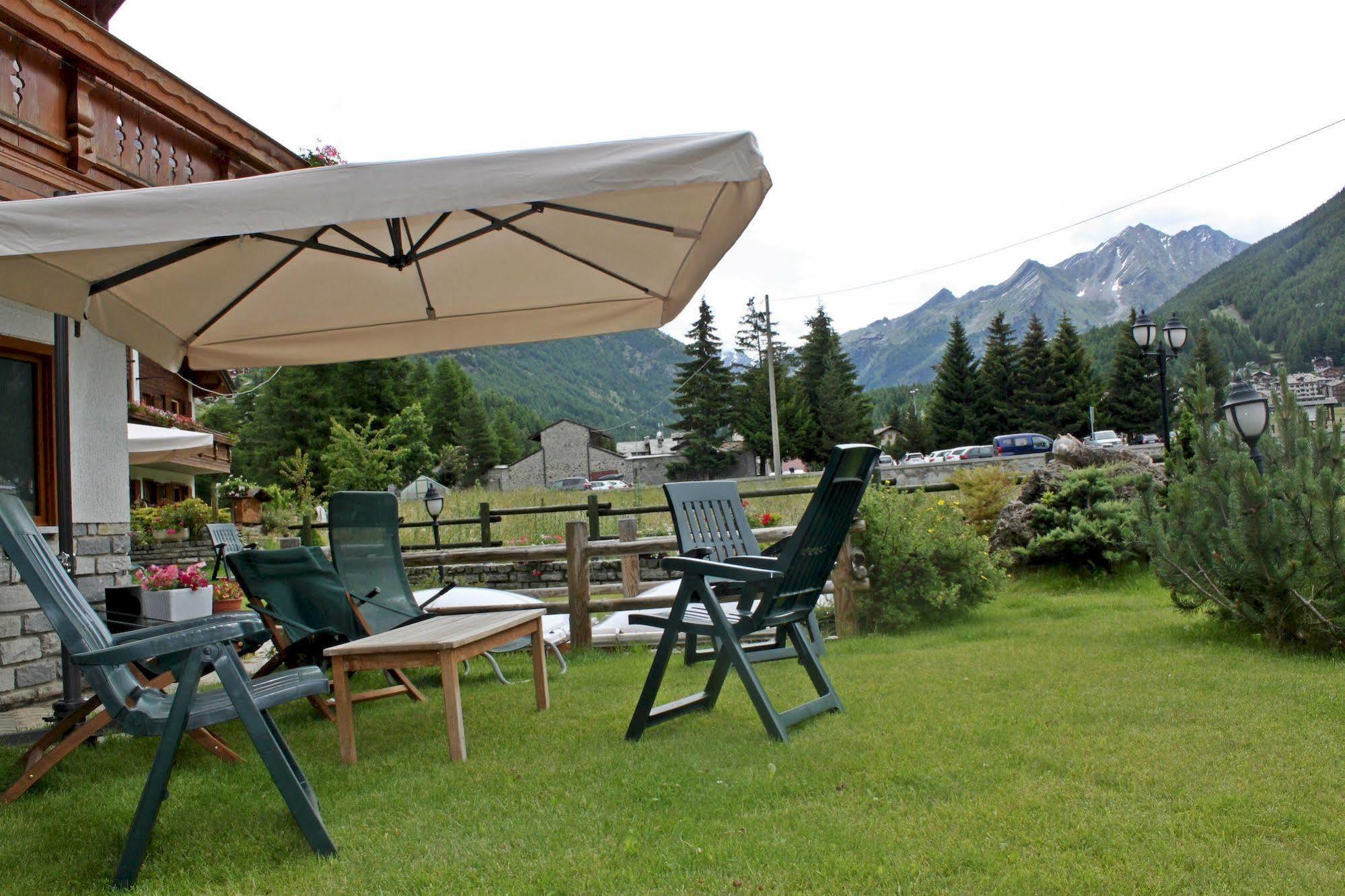 Hotel Bouton D'Or Cogne Buitenkant foto